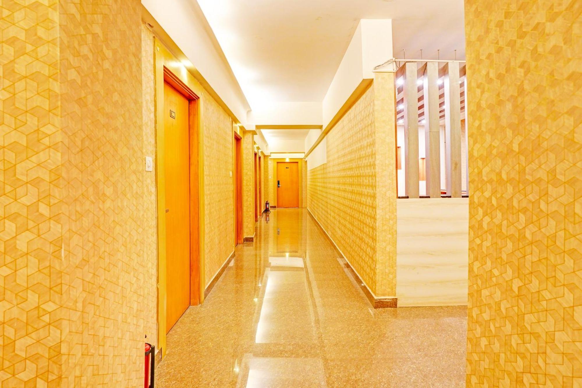 Super Townhouse Oak Electronic City Formerly Hotel Trubell Kammasandra Exterior photo