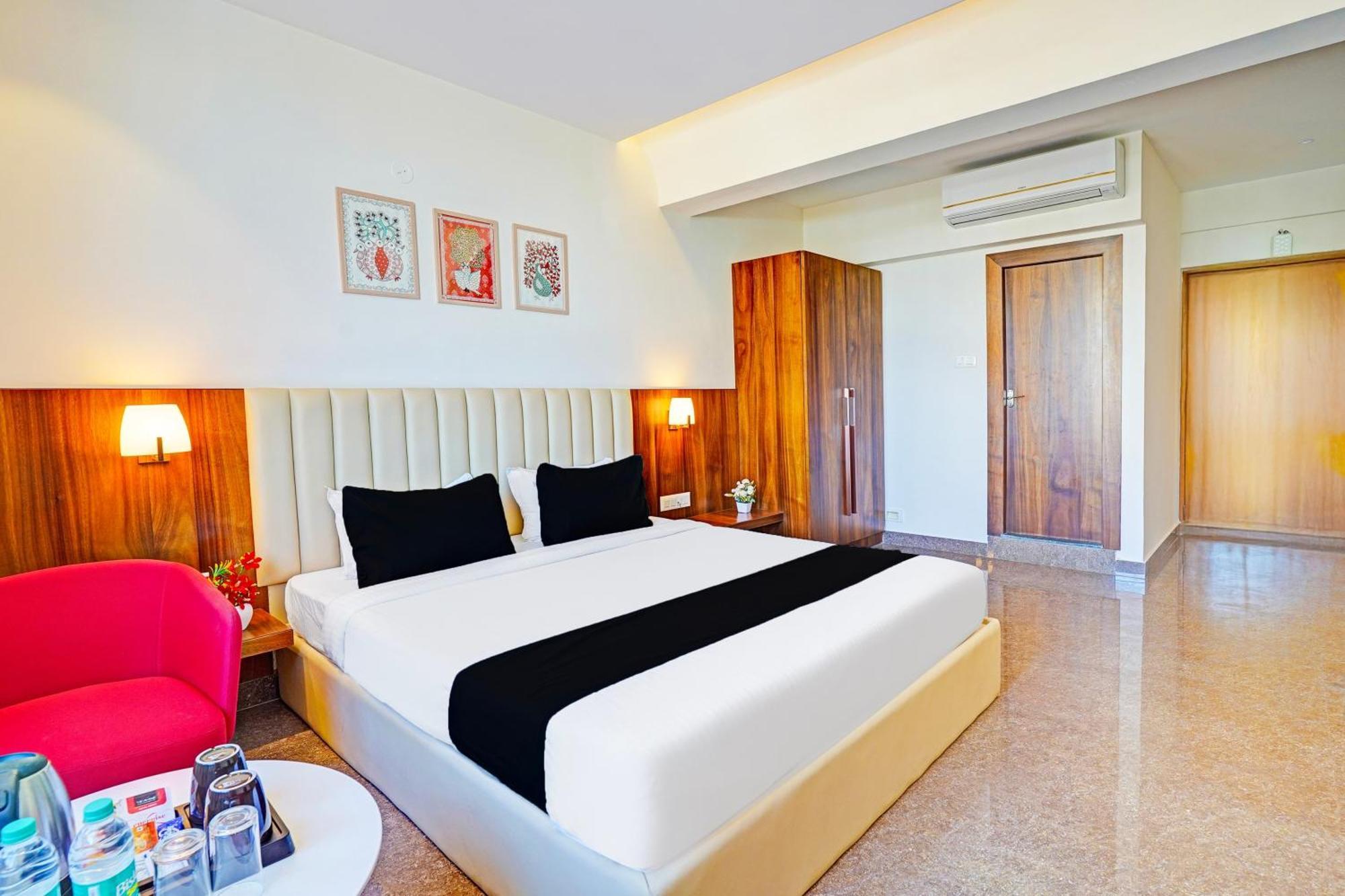 Super Townhouse Oak Electronic City Formerly Hotel Trubell Kammasandra Exterior photo